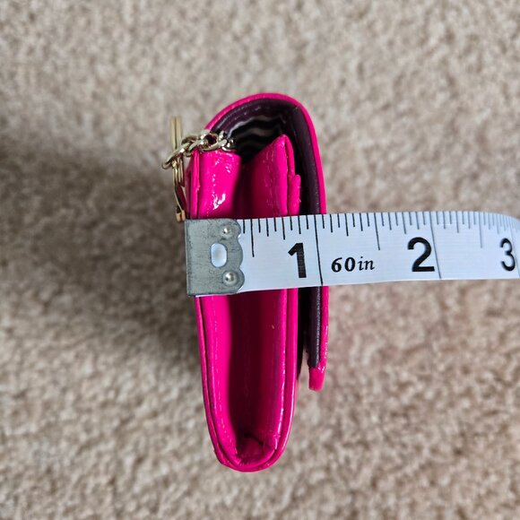 Kate spade scalloped keychain wallet/ card case - Picture 16 of 16